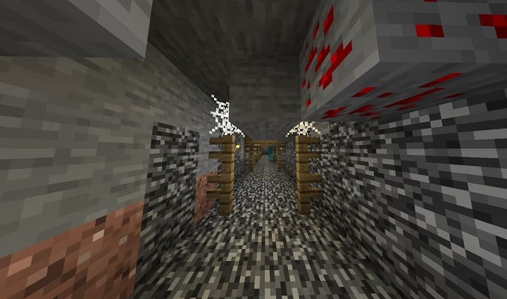Mine near the hip in Minecraft PE